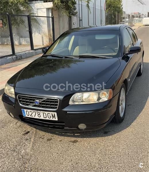 Negro Usado 2005 Volvo S60 Momentum Berlina | 2300 € (Precio justo) - Imagen 1/1