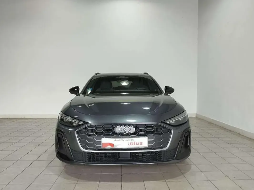 Usado Audi A5 S-Line 204 CV (150 kW) 2025 Gris / plata Familiar