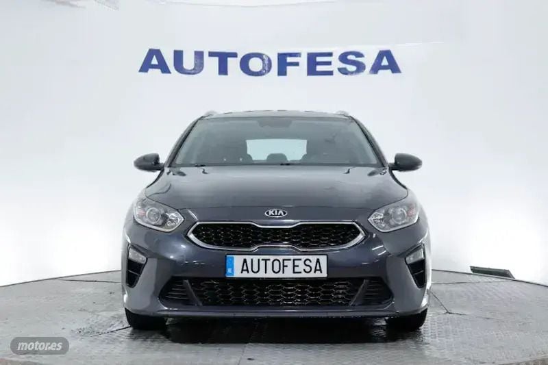 Usado Kia Ceed Sportswagon 120 CV (88 kW) 2019 Gris Familiar