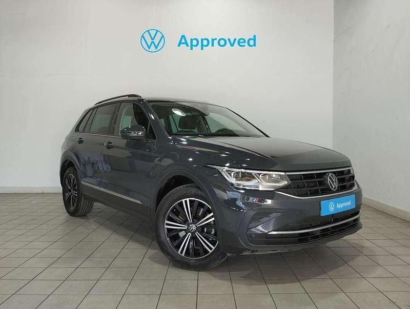 Usado VW Tiguan Life 245 CV (180 kW) 2023 Gris SUV