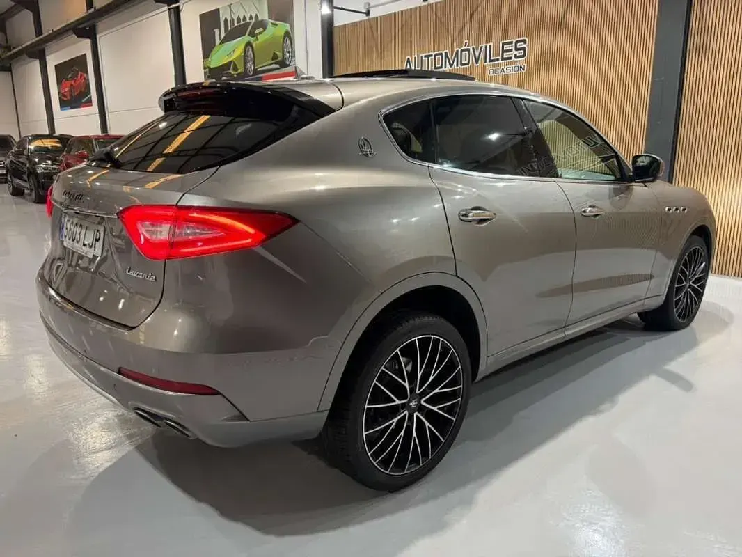 Usado Maserati Levante 275 CV (202 kW) 2016 Beige SUV