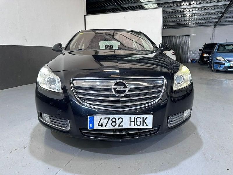 Usado Opel Insignia Selective 130 HP (95 kW) 2012 Cinzento Sedan