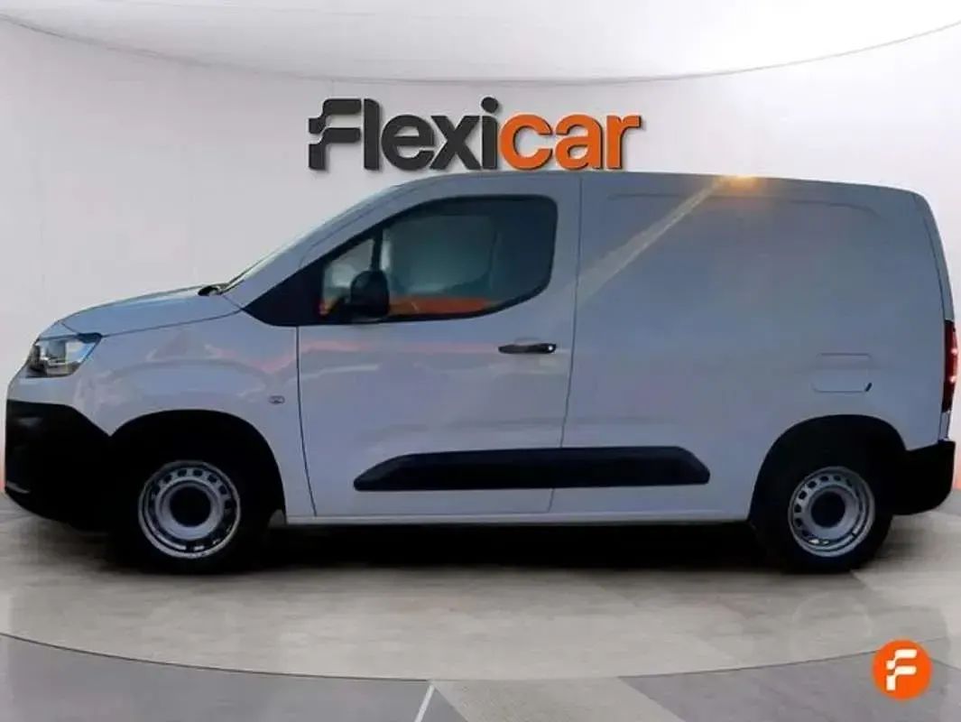 Usado Citroën Berlingo Live 105 CV (77 kW) 2020 Blanco Monovolumen