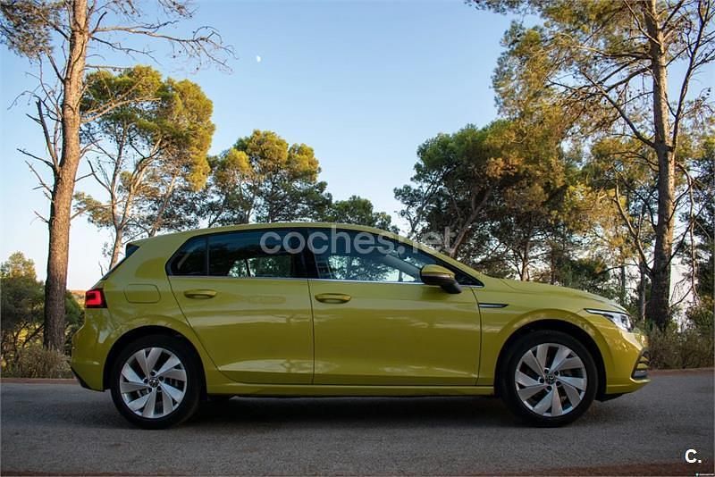 Occasion VW Golf VIII Style 150 ch (110 kW) 2020 Jaune Berline