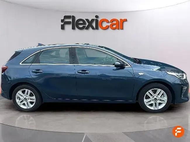 Używany Kia Ceed 100 KM (73 kW) 2019 Niebieski Hatchback
