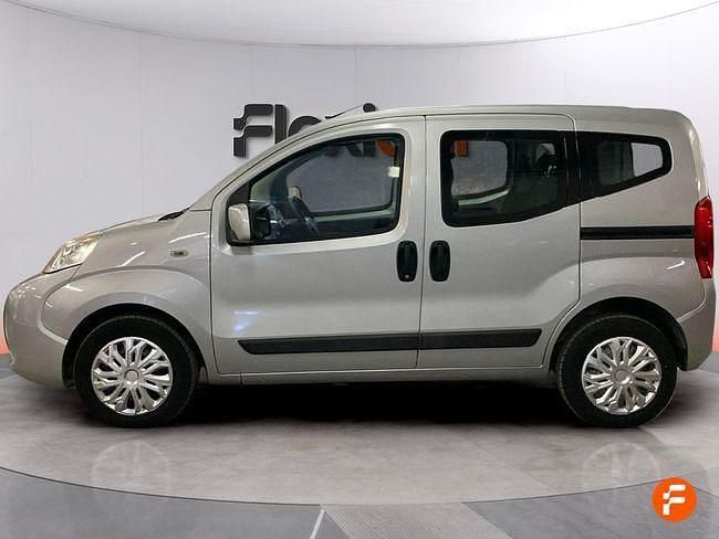Usado Fiat Qubo Dynamic 80 CV (58 kW) 2016 Gris Monovolumen