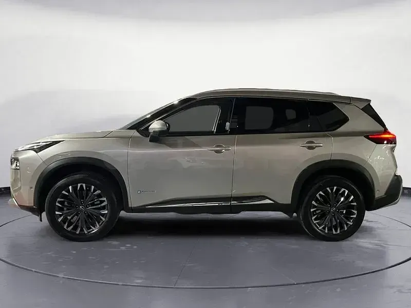 Usado Nissan X-Trail Tekna 213 CV (156 kW) 2025 Beige SUV