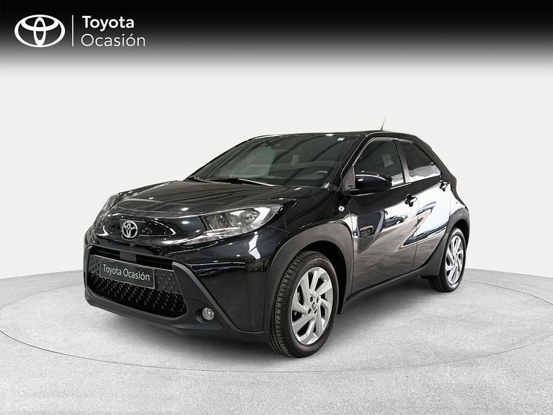 Usado Toyota Aygo X Play 72 CV (52 kW) 2024 Negro SUV