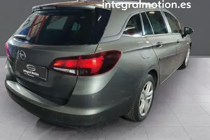 Usado Opel Astra Business 122 CV (89 kW) 2021 Familiar