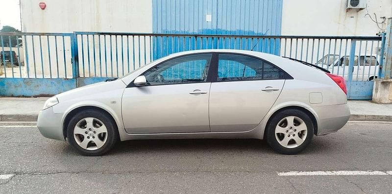 Usado Nissan Primera Acenta 120 CV (88 kW) 2004 Plateado Familiar