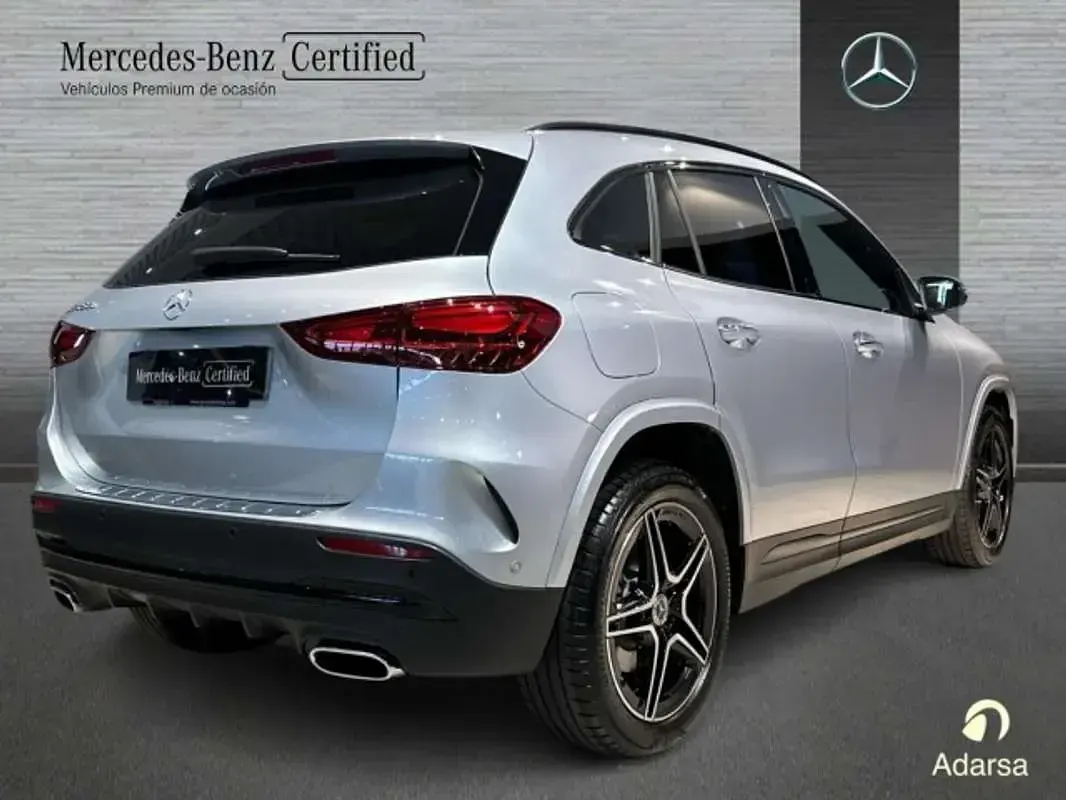 Usado Mercedes GLA250 218 CV (160 kW) 2025 Plateado SUV