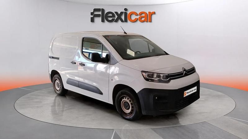 Usado Citroën Berlingo Feel 102 CV (75 kW) 2020 Blanco Monovolumen