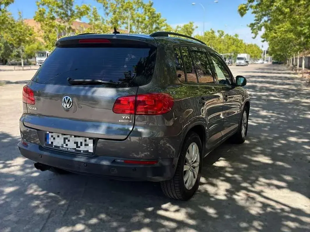 Usado VW Tiguan 110 CV (80 kW) 2014 Gris SUV