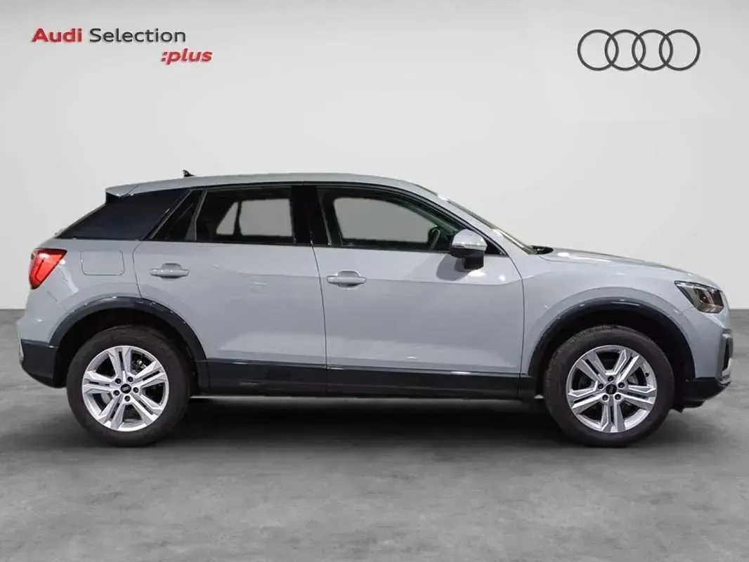 Usado Audi Q2 Advanced Plus 116 CV (85 kW) 2026 Gris SUV