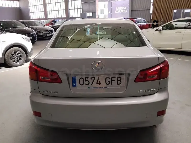 Usado Lexus IS220d Luxury Line 177 CV (130 kW) 2008 Gris / plata Berlina