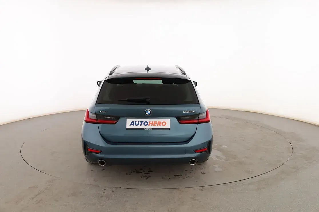 Usado BMW 330e Comfort Edition 252 CV (185 kW) 2021 Azul Familiar