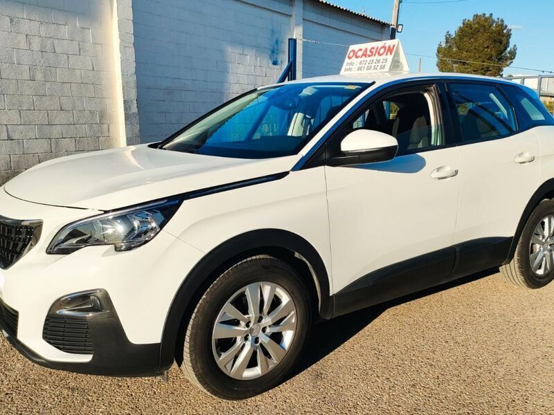 Usado Peugeot 3008 Allure 130 CV (95 kW) 2021 Blanco SUV
