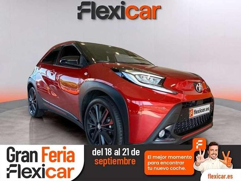 Burdeos Usado 2024 Toyota Aygo Live Utilitario | 14.790 € (Precio justo) - Imagen 1/4