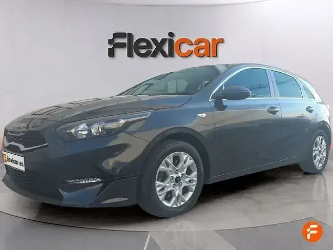 Usado Kia Ceed 136 CV (100 kW) 2023 Gris Utilitario