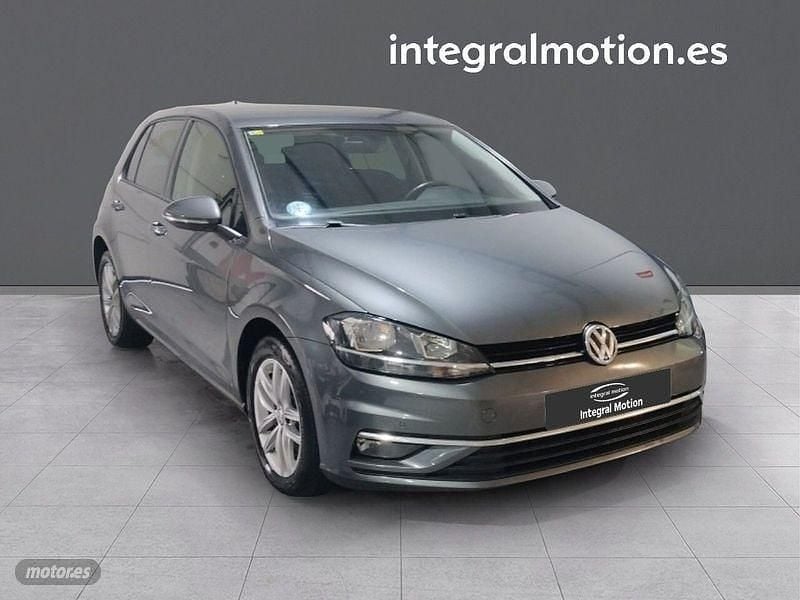 Usado VW Golf VII Advance 149 CV (109 kW) 2018 Gris Berlina