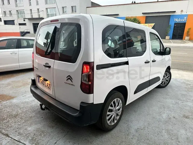 Usado Citroën Berlingo Live 102 CV (75 kW) 2021 Blanco Monovolumen