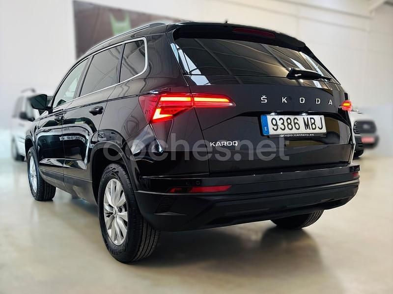Usado Skoda Karoq Ambition 110 CV (80 kW) 2022 Negro SUV