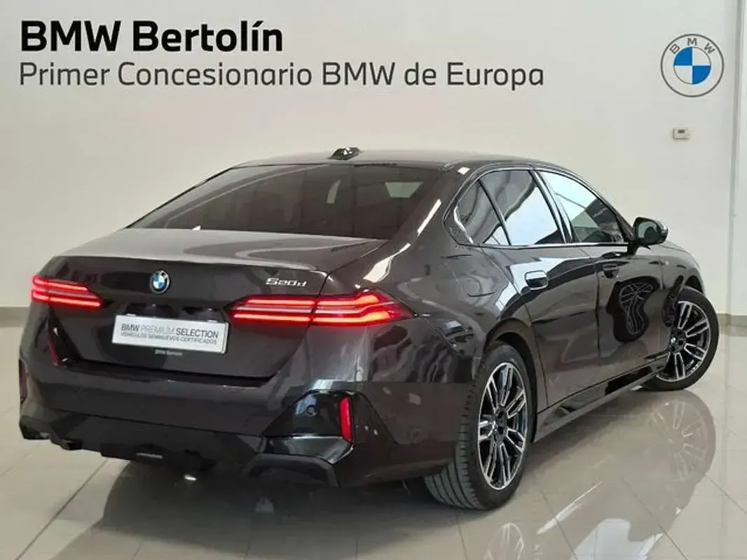 Usado BMW 520 197 CV (144 kW) 2025 Gris Berlina