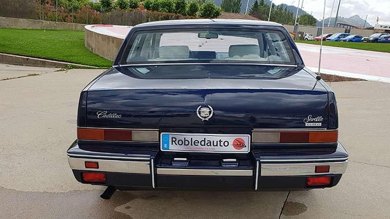 Usado Cadillac Deville 158 CV (116 kW) 1990 Azul Berlina