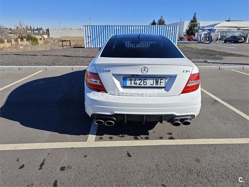 Usado Mercedes C220 170 CV (125 kW) 2015 Blanco Coupe