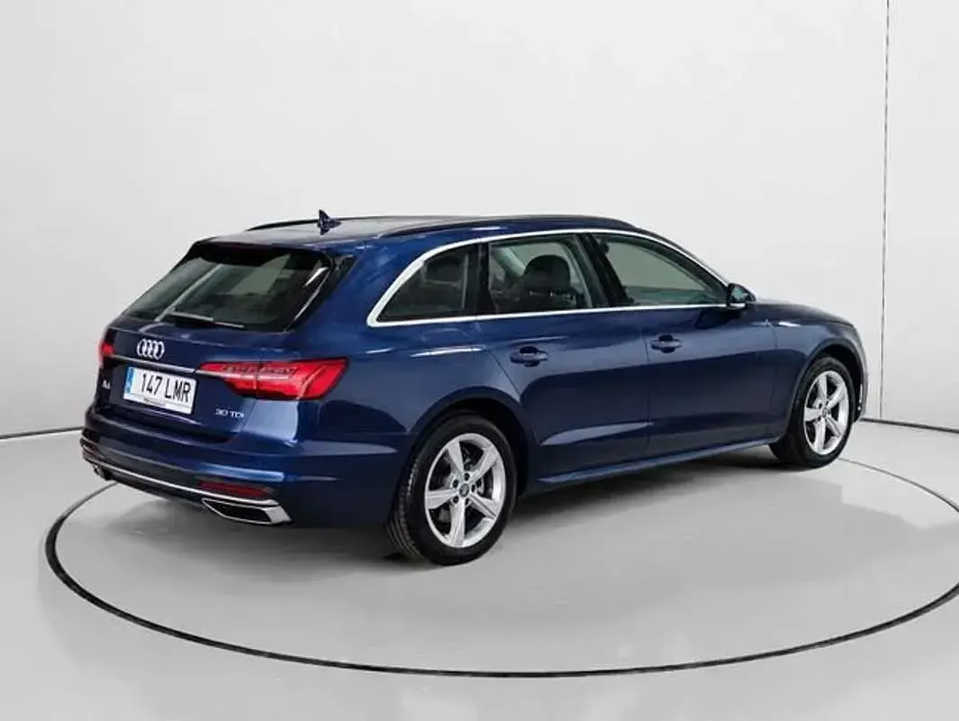 Usado Audi A4 Advanced Plus 136 CV (100 kW) 2021 Azul Familiar