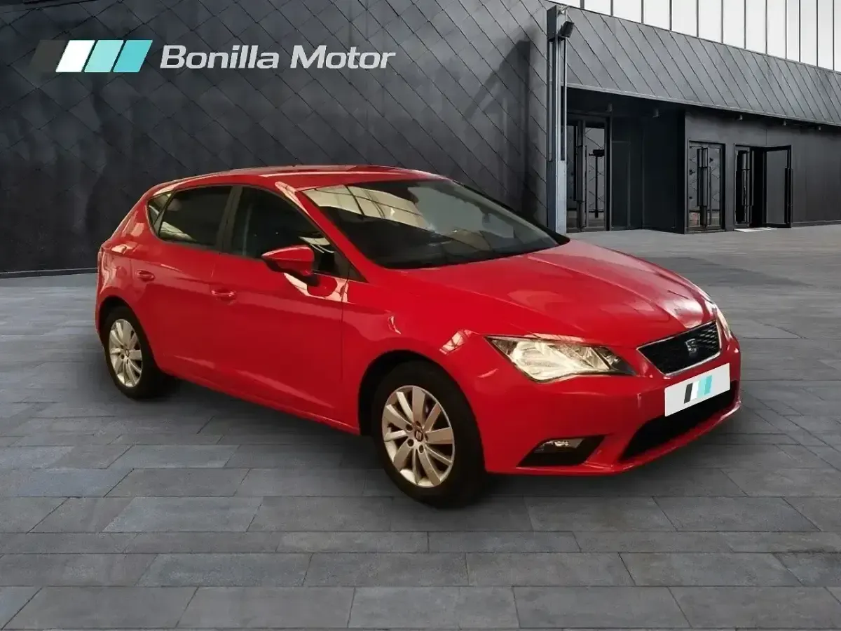 Usado Seat Leon Style 105 CV (77 kW) 2014 Rojo Berlina