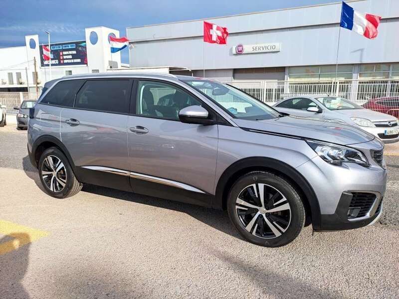 Gris Usado 2017 Peugeot 5008 Allure Monovolumen | 17.900 € (Caro) - Imagen 1/4