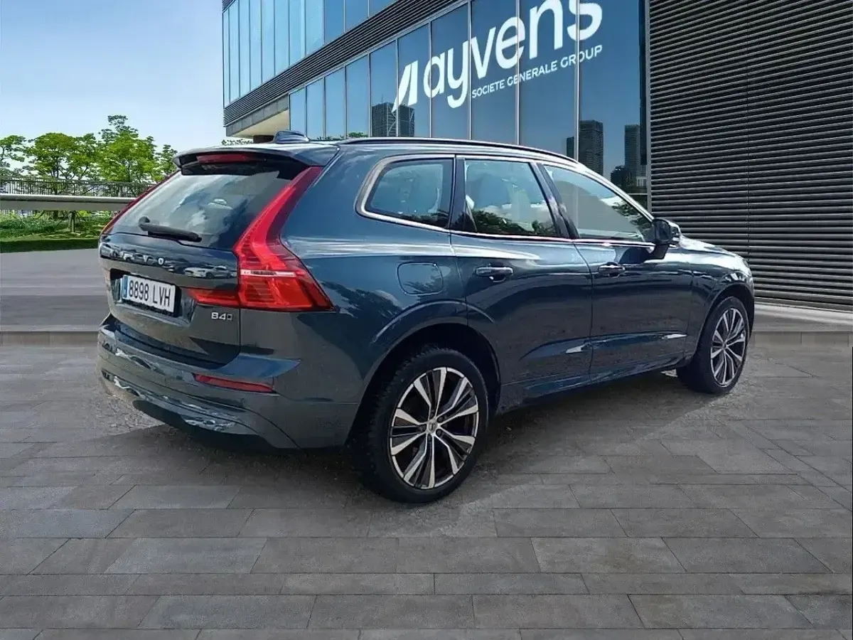Usado Volvo XC60 Momentum 197 CV (144 kW) 2021 Azul SUV
