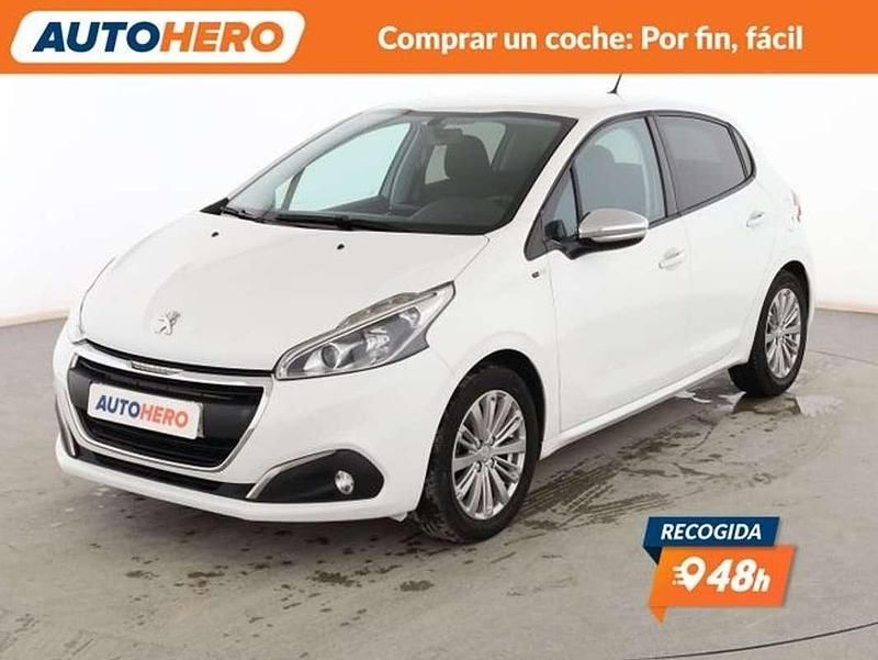 Usado Peugeot 208 Style 82 CV (60 kW) 2017 Blanco Utilitario