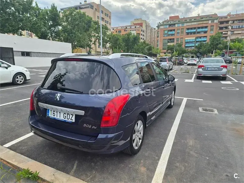 Usado Peugeot 308 SW Sport 120 CV (88 kW) 2008 Negro Familiar
