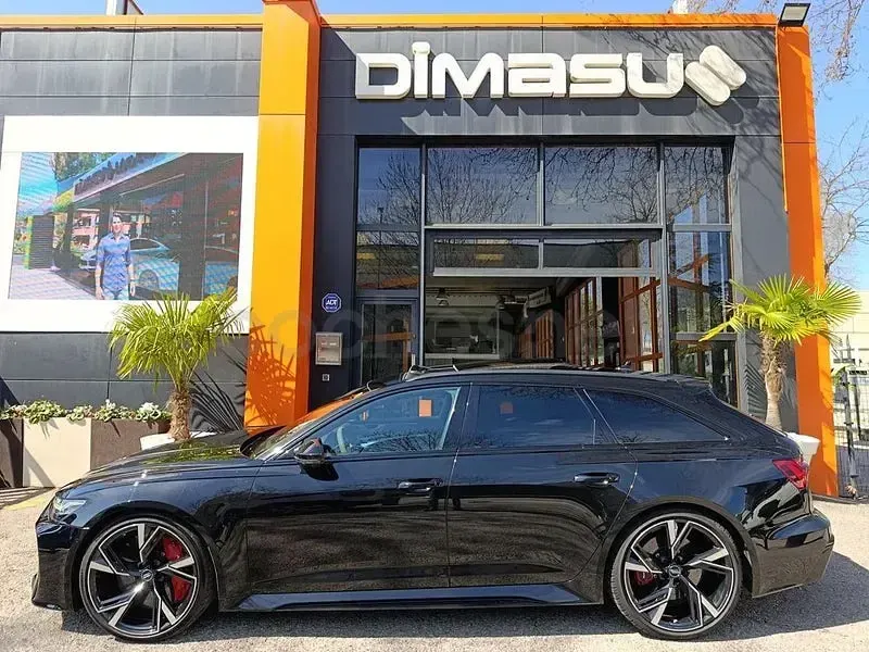 Usado Audi RS6 600 CV (441 kW) 2020 Negro Familiar