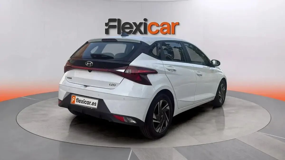 Usado Hyundai i20 84 CV (61 kW) 2022 Blanco Utilitario