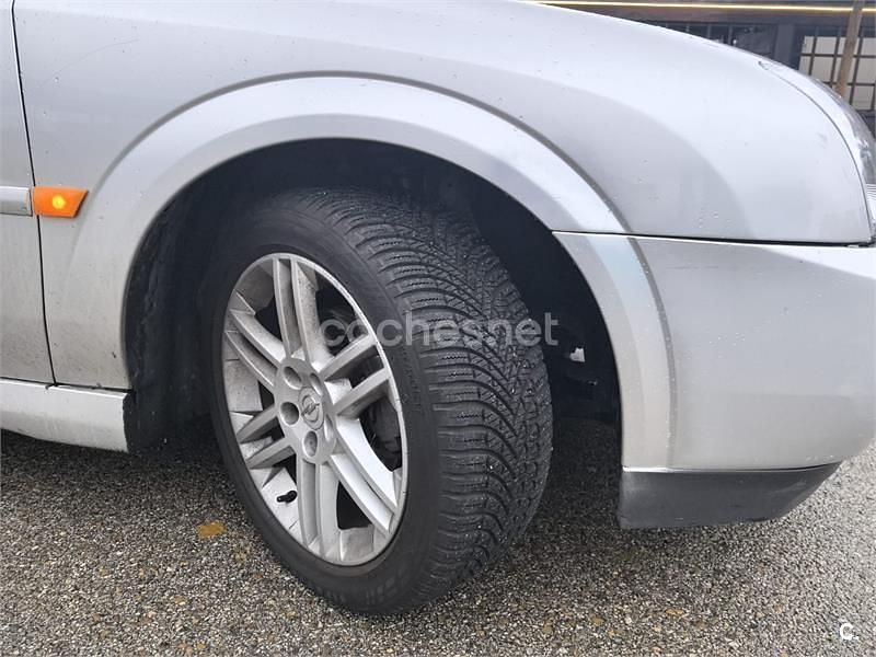 Gris / plata Usado 2003 Opel Vectra Comfort Berlina | 3500 € (Precio justo) - Imagen 1/4