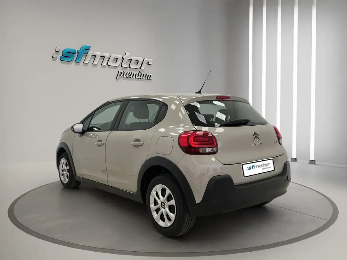 Usado Citroën C3 Live 100 CV (73 kW) 2022 Gris Utilitario