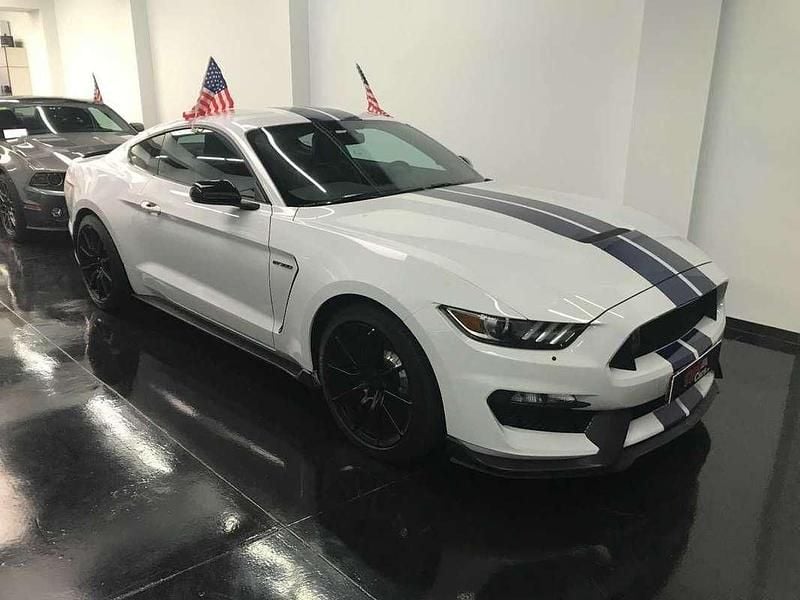 Usado Ford Mustang 533 CV (392 kW) 2017 Blanco Coupe