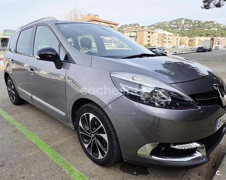 Usado Renault Scénic III Bose Edition 130 CV (95 kW) 2015 Beige Monovolumen
