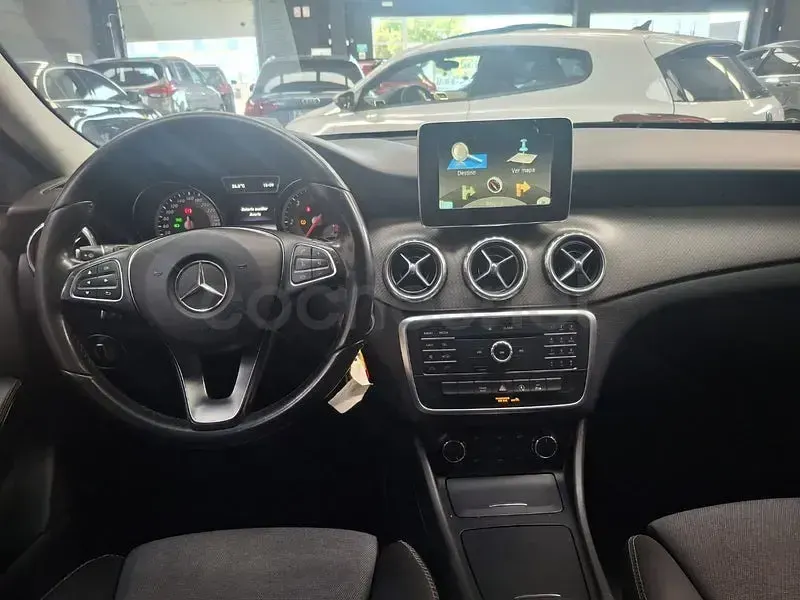 Usado Mercedes GLA200 Style 136 CV (100 kW) 2016 Negro SUV
