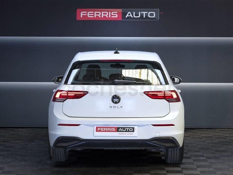 Usado VW Golf VIII Life 116 CV (85 kW) 2021 Blanco Berlina