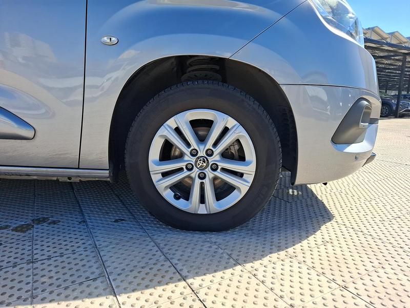 Usado Toyota Proace Verso City 110 CV (80 kW) 2020 Gris plata metalizado Familiar