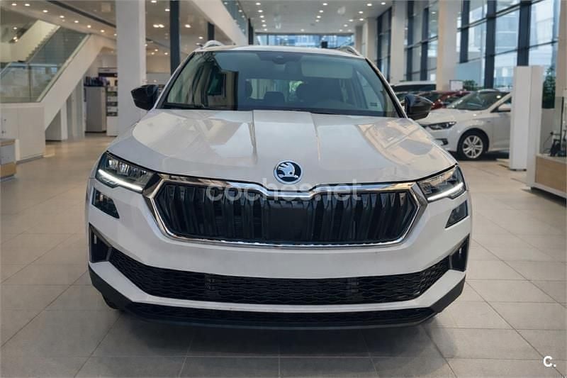 Blanco Usado 2025 Skoda Karoq Selection SUV | 26.450 € (Precio justo) - Imagen 1/4