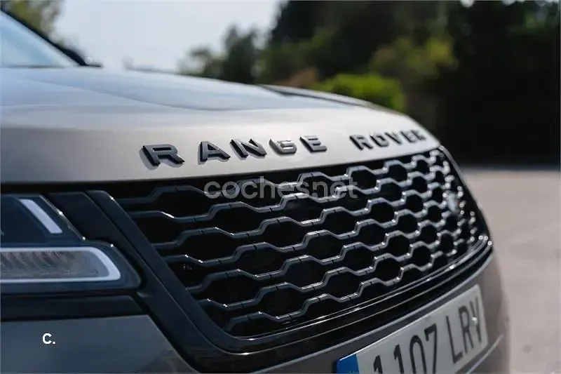 Usado Land Rover Range Rover Velar 180 CV (132 kW) 2021 Gris / plata SUV