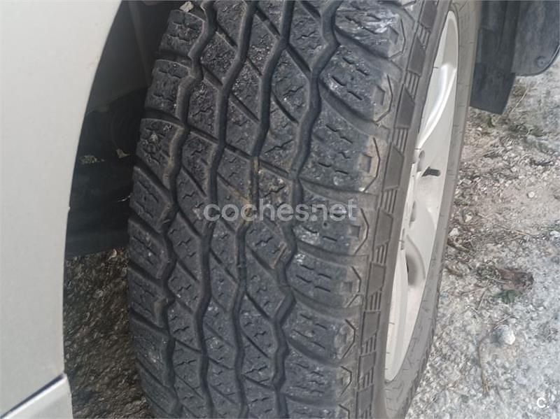 Gris / plata Usado 2006 Suzuki Grand Vitara SUV | 8500 € (Buen precio) - Imagen 1/4