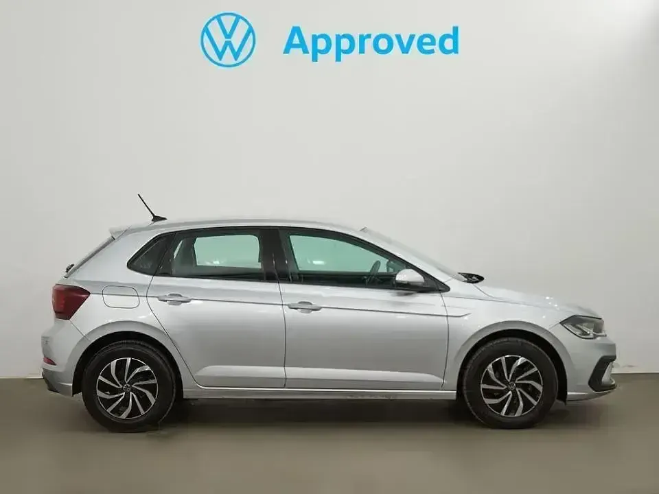 Begagnad VW Polo Life 95 HK (69 kW) 2024 Grå Sedan