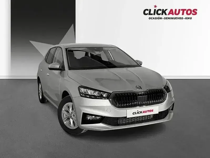 Usado Skoda Fabia Selection 115 CV (84 kW) 2025 Gris / plata Utilitario