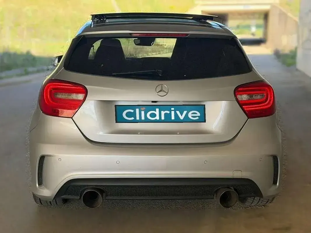 Usado Mercedes A250 AMG 211 CV (155 kW) 2012 Gris Utilitario